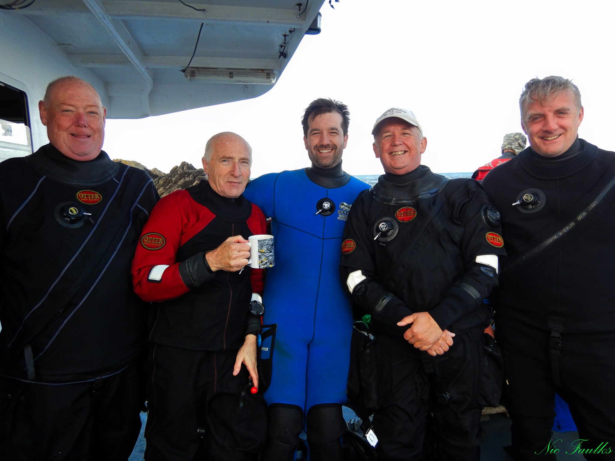 Divers on Oceanic